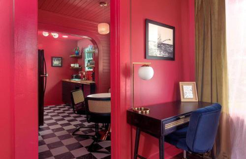 The Swan - Vibrant East Hill Getaway - Foto 1