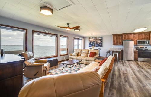 BBQ Ready Lakefront Retreat in Watertown - Foto 6