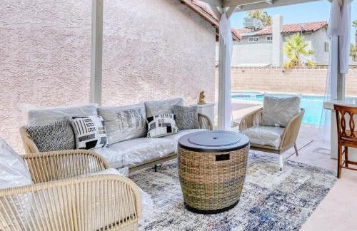 Vacation Home in Vegas w Pool 2 mile to Strip - Foto 39