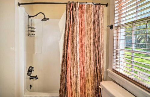 Idyllic Houma Vacation Rental on Shared Pond! - Foto 13