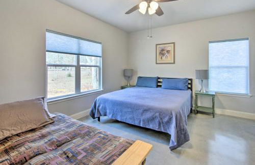 Home with Screened Porch - Near Toledo Bend Lake! - Foto 17