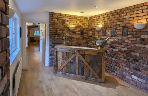 The Stables at Wits End, Hartford - Photo 17