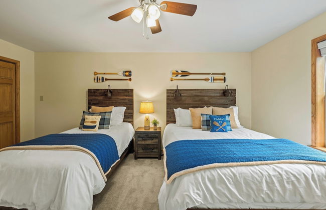 Pocono Paradise by Avantstay Lakeside Retreat, Hot Tub, Game Room, Near Beach - Foto 14