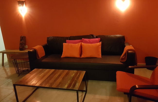 Camara Gardens Apartments with Pool - Photo 5