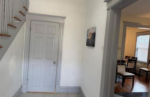 Downtown, 5-bed, 3-bath, 3-level - Foto 12