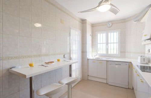 Sandy Playa Golf Málaga con Parking - Photo 32