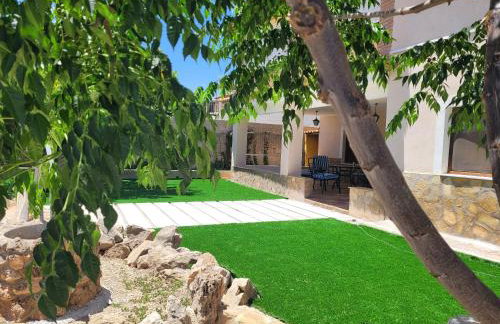 House with Jacuzzi and Mountain Views in Noguericas - Foto 26