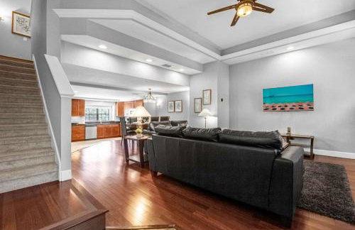 Sunny Summer in FL - Relax in a TownHome by Disney! - Foto 12