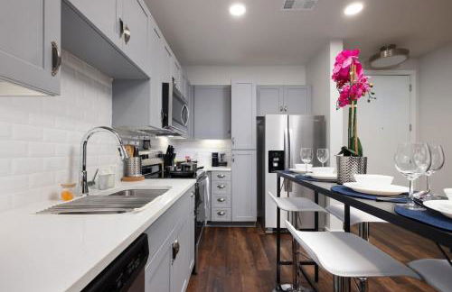 Spacious 1BR w Pool&Prkng, Near Rvrwlk & Conv Ctr - Foto 50