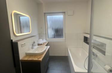 Schöne Ferienwohnung in Buxtehude- Zentral -Lade Säule -6Person - Photo 3