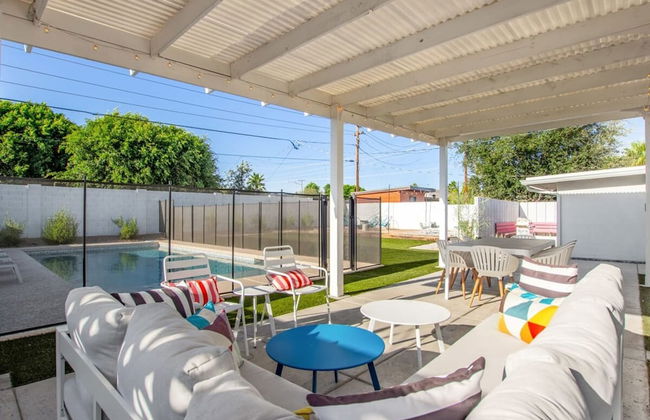 Northview Mid-century Escape Pool Firepit Bocce - Foto 42