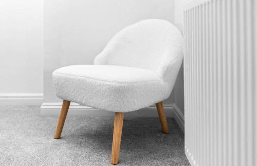 3 Bedroom House - Garden - Parking - Interior Designed - Netflix - Wifi - 52H - Foto 44