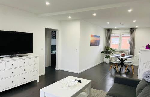 Elegante Apartment in Erftstadt mit Balkon, Zentral, Bahnhof nah, Phantasialand Brühl bei Cologne - Foto 1