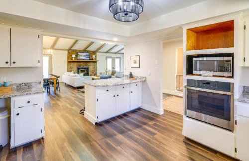 Waterfront Home on Greers Ferry Lake with Game Room - Foto 7