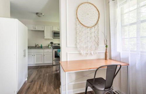 *Cool Crib * King Bed * Long Term Stays * Duke* - Foto 2