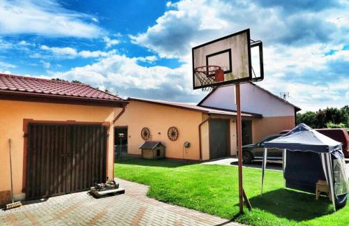 Cottage by Lake Ostrowieckie With Private Beach - Foto 70