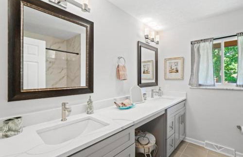 Spacious and Luxury Designed Ranch with Game Room - Foto 15