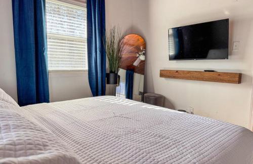 Waterfront Home with Arcade, MassageChair, Firepit, Infinity Game Table - Foto 32