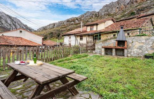 Holiday Home Berghütte mit Terrasse- Kamin und Jacuzzi by Interhome - Foto 43