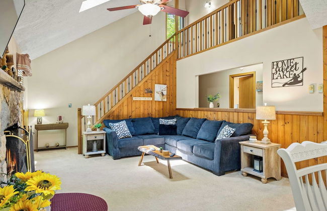 Shady Pines by Avantstay Enclosed Porch, Game Rooms, & Lake/beach Access! - Foto 1