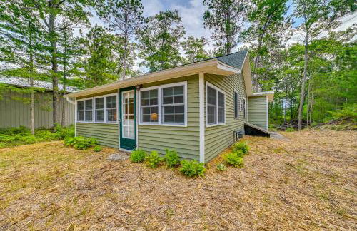 Enchanted Lake Huron Cottage with Beach Access! - Foto 31