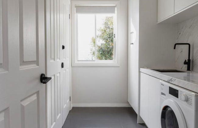 Clifftop Luxury With Spectacular Ocean Views - Photo 24