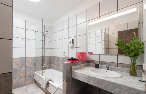 Luxury 3-bedroom villa with heated private pool - in Marina Rubicon, Playa Blanca, Lanzarote - Foto 17