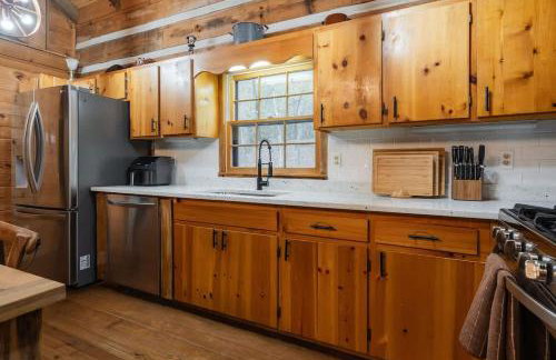 Modern Cabin with Luxury Gym, Firepit + Game Room! - Foto 61