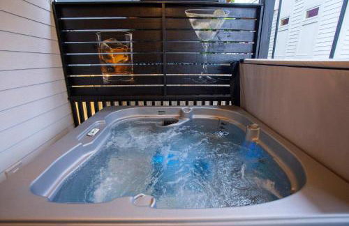 Rooftop Deck Hot Tub Fire pit Sleeps 10 - Foto 15