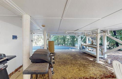 3rd-row beach cottage with ocean views, beach access, deck, & grill - Foto 21