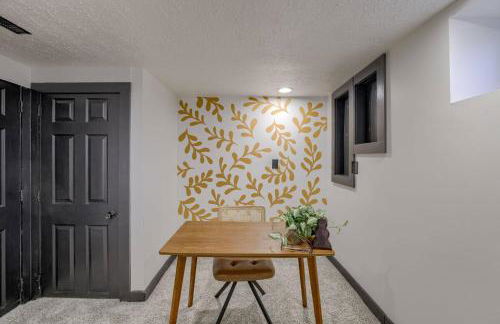 New 5BD Near UNL & DT | Poker Table & Games - Foto 56