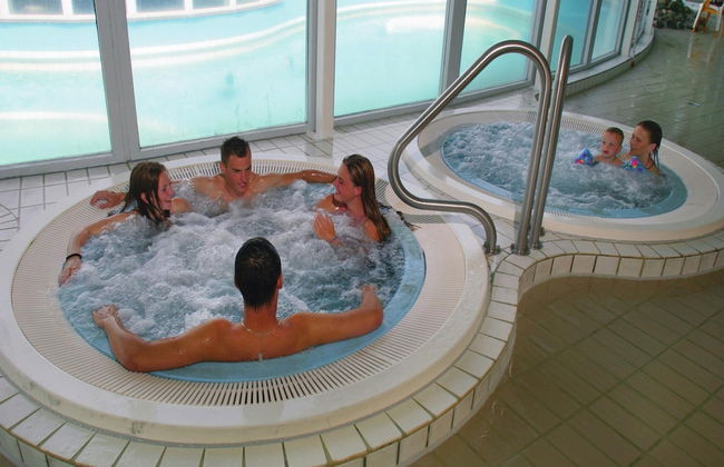 Restyled Thatched Villa Near the Sea in Cosy Domburg - Photo 13