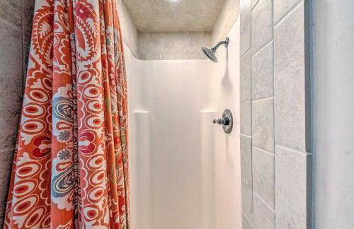 Unique and Modern Alto Home with Private Hot Tub! - Foto 24