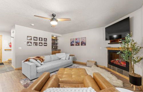 Grandmas Hideaway - walk to downtown, private hot tub, pet friendly with patio - Foto 1