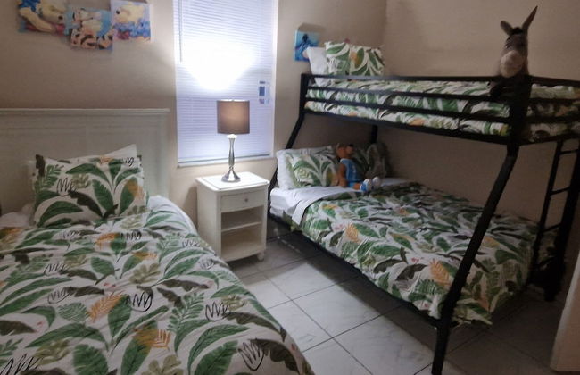 Beautiful 4 Bed Villa in Orlando Sleeping 10 - Foto 8