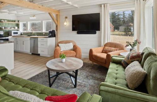 100% Renovated Stowe Village Farmhouse - Photo 25