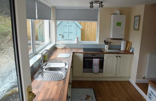 2-Bed Cottage - Sleeps4 - Garden - Bbq - Foto 6