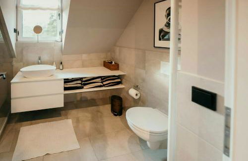 Renovated Semi-Detached House With Garden Views - Foto 33