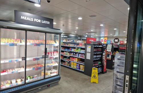 NightRest Homes 5 minutes to Luton Airport -Wifi - Free Parking -Luton - Foto 45