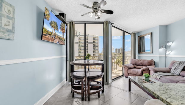 Meridian Plaza 408 - Foto 4, Servicio de comidas en la habitación