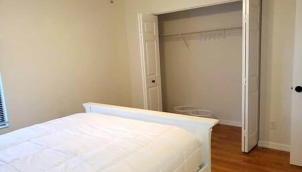 165 White Fawn Luxury King Bed in Modern 2bdrm 2 5BA Amazing Pool - Foto 4, Habitación