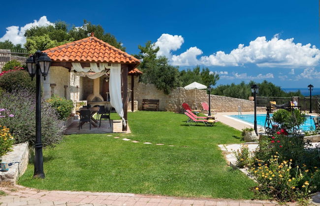 Villa in Tavronitis With Pool & Stunning Views - Photo 35