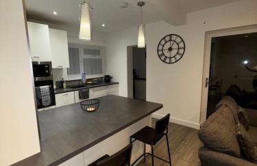 5 bedroom house in Pettswood - Foto 1