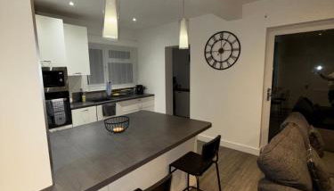 5 bedroom house in Pettswood - Foto 1