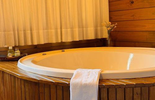 Chalé | Hidro | Churrasqueira | Vista maravilhosa - Foto 8