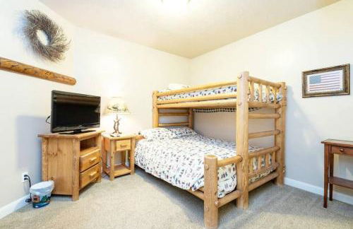 Lakeside Escape 2 BR with Hot Tub - Foto 18