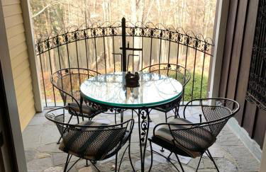 Luxurious Riverfront Cottage with a Hot Tub and a Fireplace near the Twin Lakes, Connecticut - Foto 30