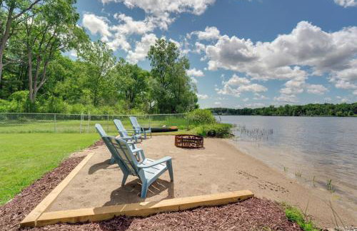 Lakefront Retreat with Views and Decks and Fire Pit - Foto 48