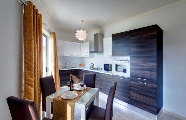 Modern Apt Overlooking Green Area - Foto 6