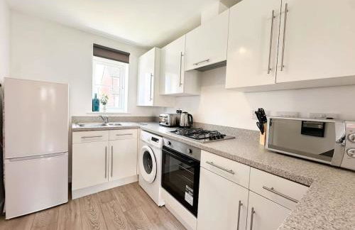 Chestnut House by Blue Skies Stays - Photo 6